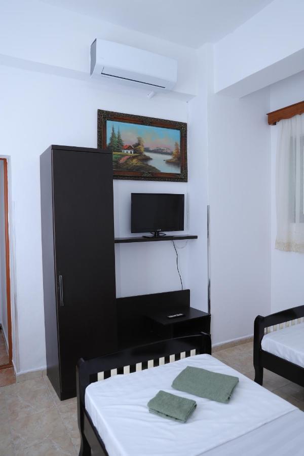 Hanna'S Hostel 베라트 외부 사진