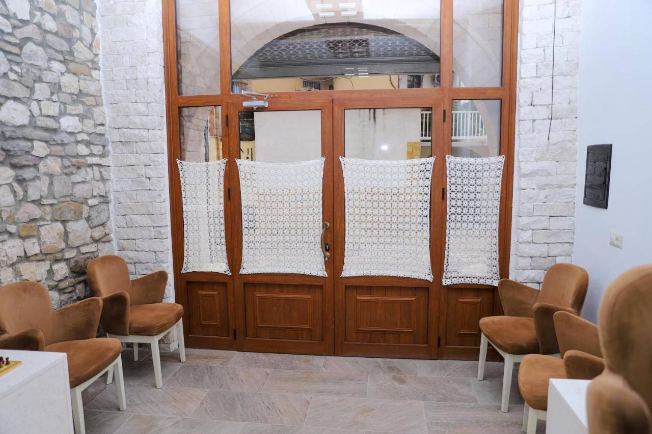 Hanna'S Hostel 베라트 외부 사진