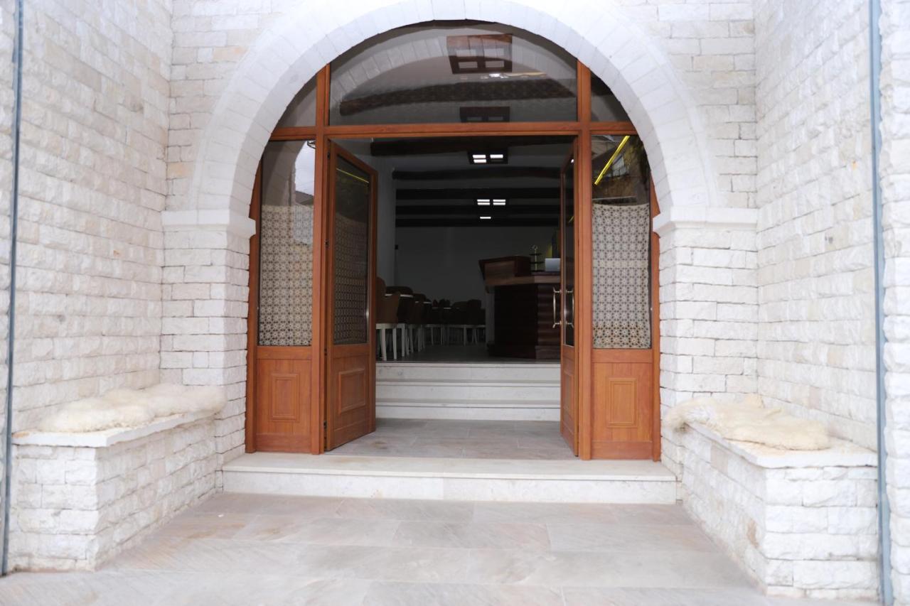 Hanna'S Hostel 베라트 외부 사진