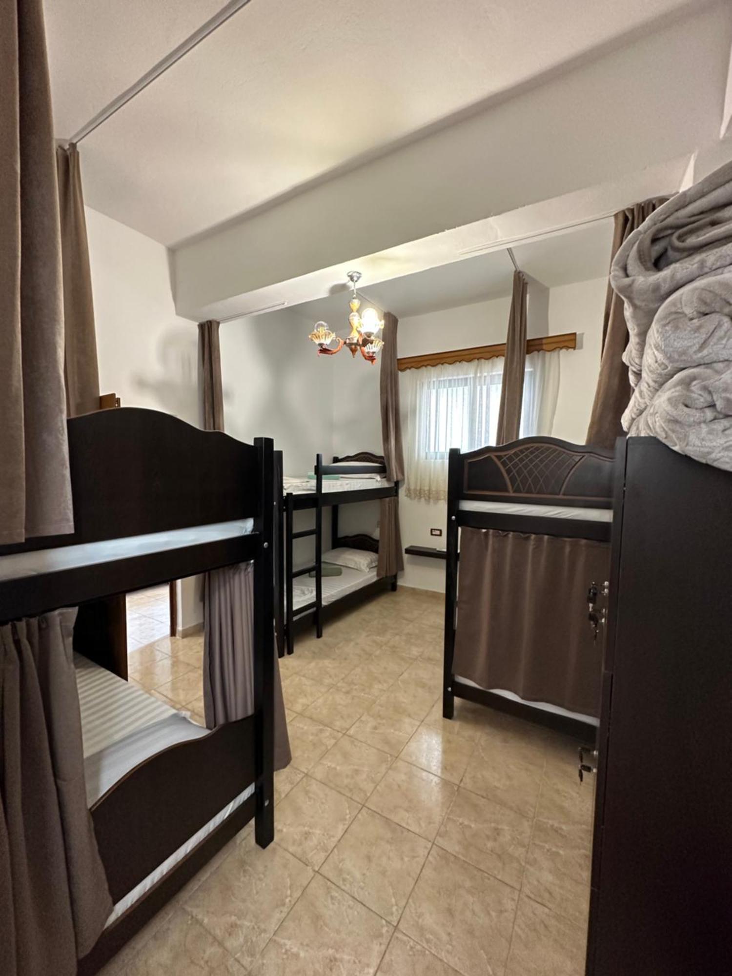 Hanna'S Hostel 베라트 외부 사진