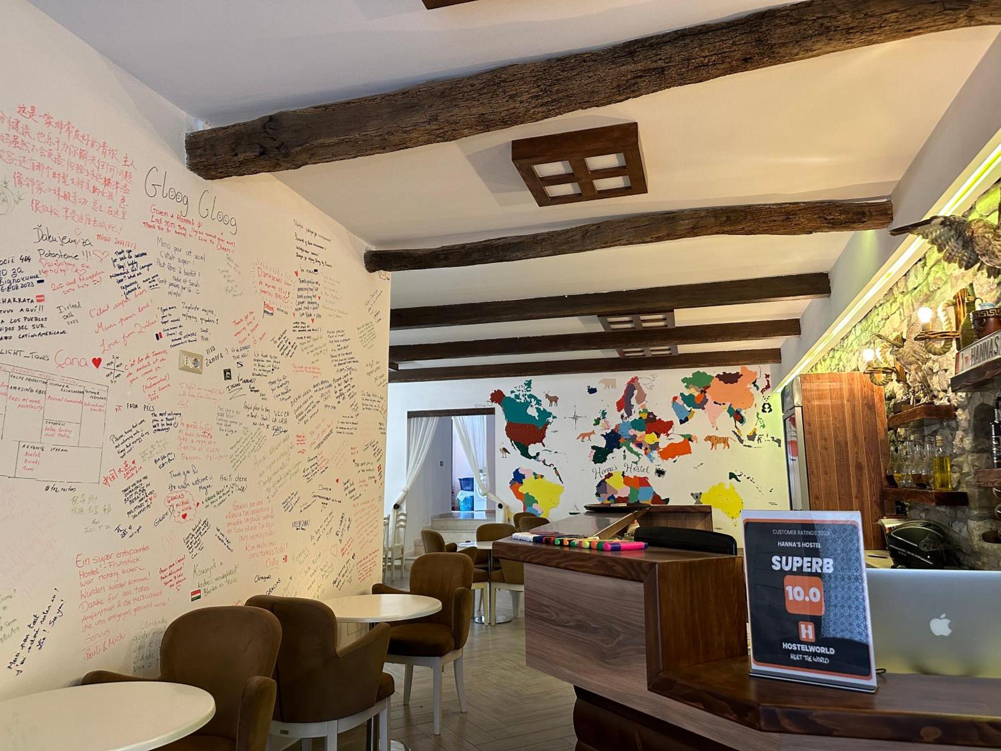 Hanna'S Hostel 베라트 외부 사진